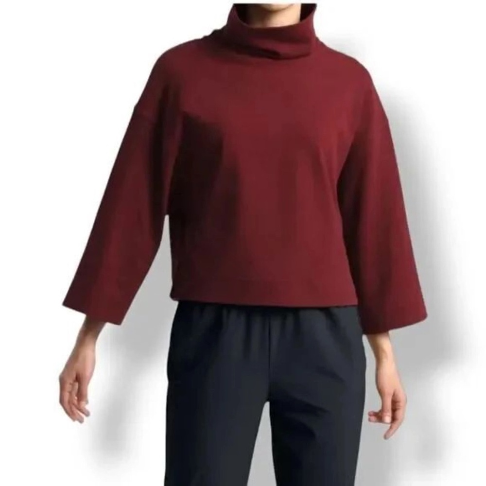 The North Face Womens Longsleeve Turtleneck Pullover Sweatshirt